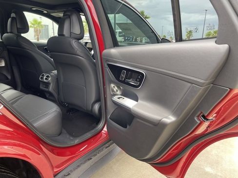 New 2025 Mercedes-Benz GLC 300 image 19