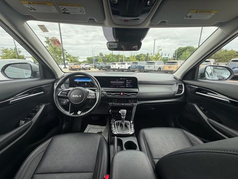 Used 2024 Kia Seltos EX FWD image 7