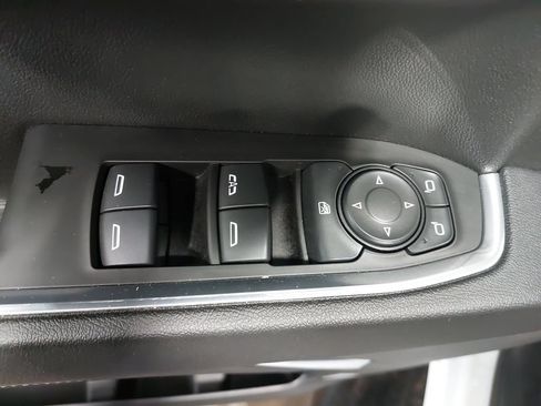 Used 2023 Chevrolet Silverado 1500 LT AWD/4WD image 28