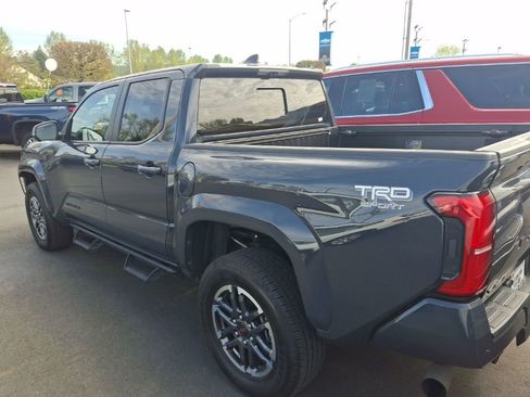 Used 2024 Toyota Tacoma TRD Sport w/ TRD Sport Premium Package AWD/4WD image 8