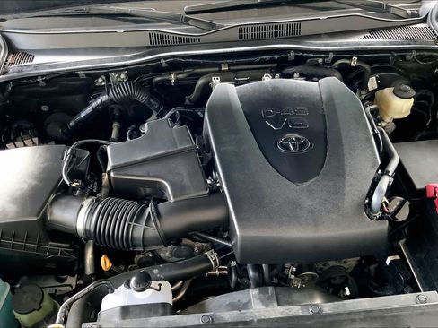 Used 2022 Toyota Tacoma SR5 w/ Technology Package RWD image 31