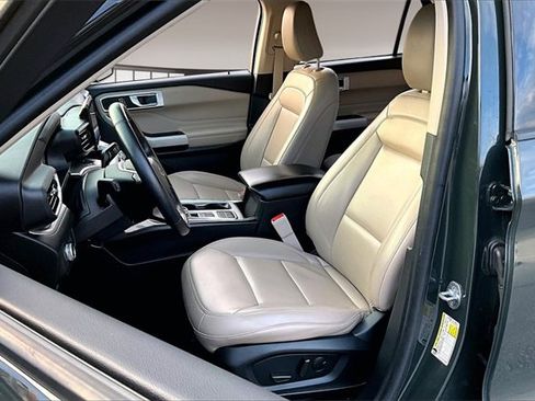 Used 2022 Ford Explorer XLT w/ Equipment Group 202A image 20