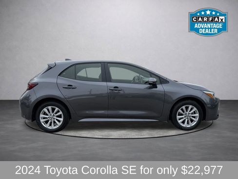 Used 2024 Toyota Corolla SE w/ SE Package image 2