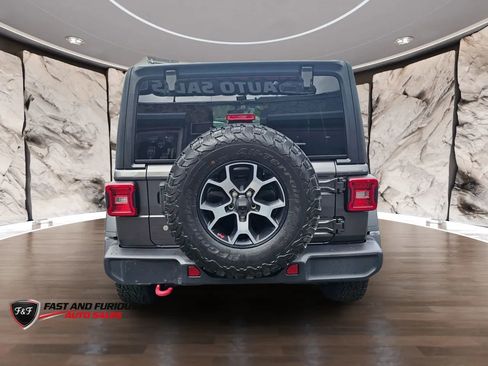 Used 2019 Jeep Wrangler Unlimited Rubicon w/ Dual Top Group AWD/4WD image 30