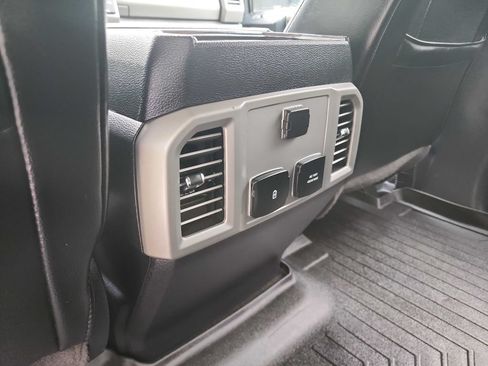 Used 2017 Ford F250 Lariat w/ Lariat Ultimate Package AWD/4WD image 39