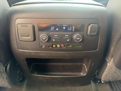 Used 2015 Chevrolet Tahoe LTZ AWD/4WD image 34