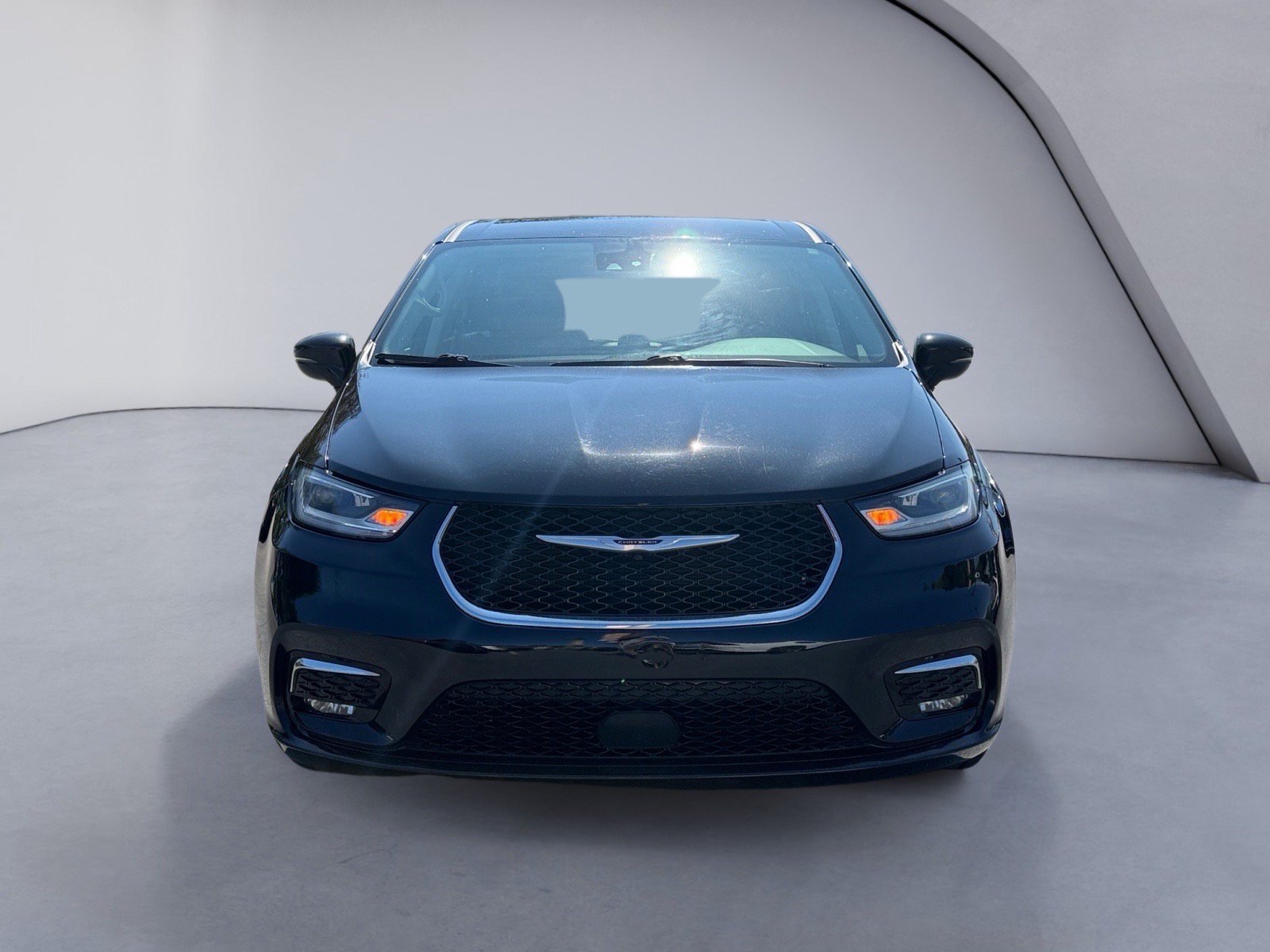 Used 2024 Chrysler Pacifica Touring-L FWD image 8