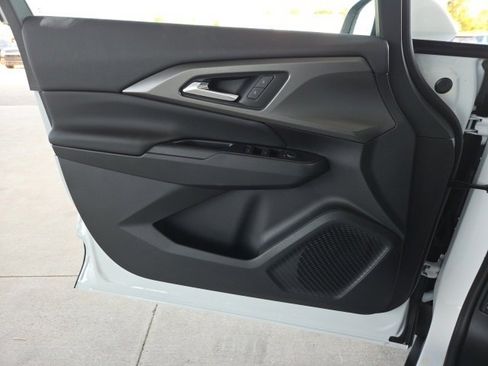 New 2026 Chevrolet Equinox EV LT image 37