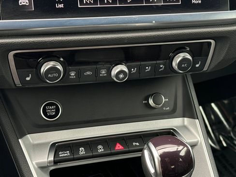 Used 2024 Audi Q3 2.0T Premium image 20