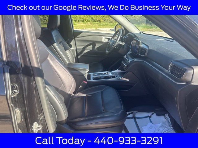 Used 2020 Ford Explorer XLT w/ Equipment Group 202A AWD/4WD image 16
