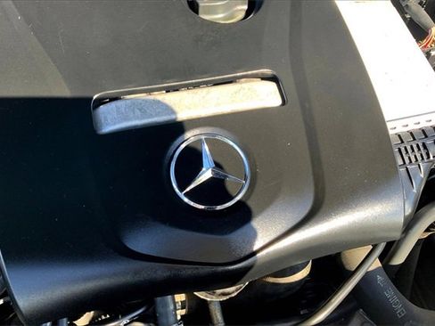 Used 2018 Mercedes-Benz C 300 4MATIC Sedan image 29