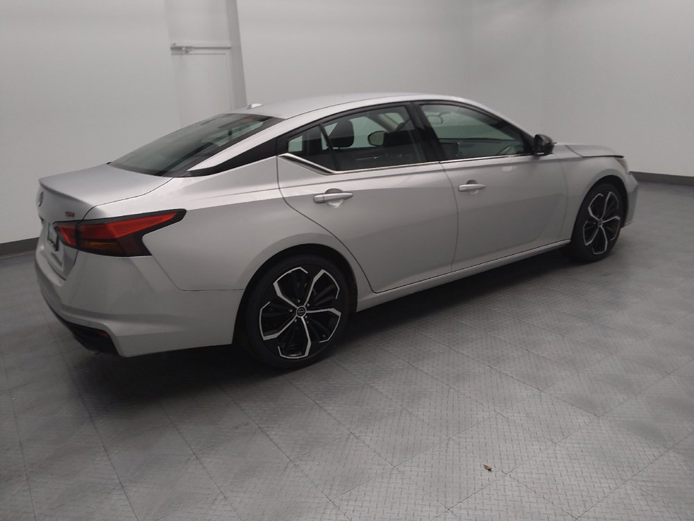 Used 2025 Nissan Altima 2.5 SR FWD image 10