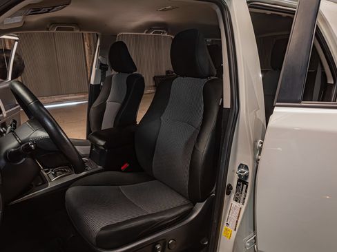 Used 2021 Toyota 4Runner SR5 AWD/4WD image 18