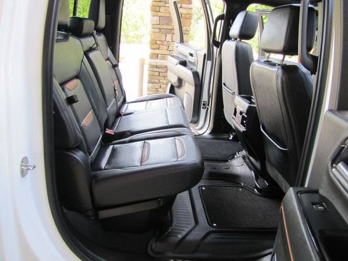 Used 2024 GMC Sierra 2500 AT4 w/ AT4 Premium Plus Package AWD/4WD image 20