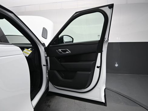 New 2026 Land Rover Range Rover Velar Dynamic SE image 17