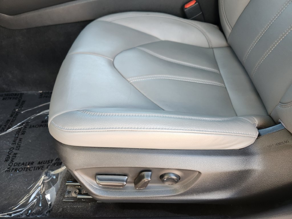 Used 2021 Toyota Avalon XLE w/ Carpet Mat Package (TMS) FWD image 15
