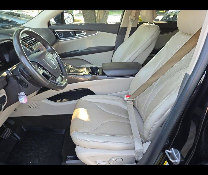 Used 2019 Lincoln Nautilus Reserve FWD image 3
