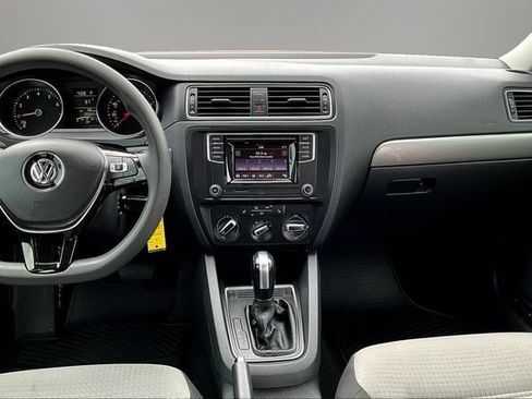 Used 2018 Volkswagen Jetta S w/ Cold Weather Package FWD image 11