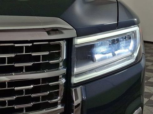 Used 2020 GMC Acadia Denali w/ Technology Package AWD/4WD image 9