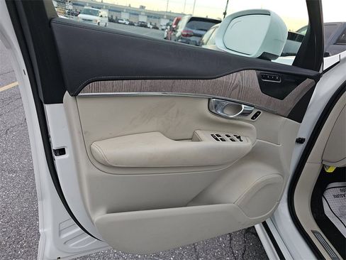 Used 2022 Volvo XC90 T6 Inscription w/ Climate Package image 16