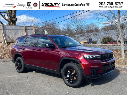 Certified 2025 Jeep Grand Cherokee L Altitude image 1