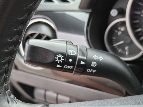 Used 2015 MAZDA MX-5 Miata Sport image 30