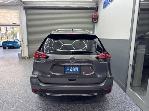 Used 2020 Nissan Rogue SV w/ Premium Package FWD image 4