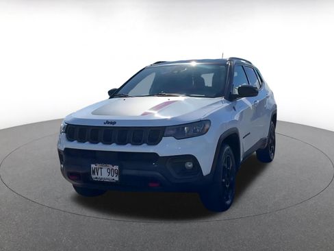 Used 2023 Jeep Compass Trailhawk image 4