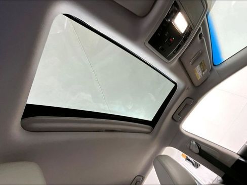 Used 2018 Lexus RX 350L FWD w/ Premium Package image 22