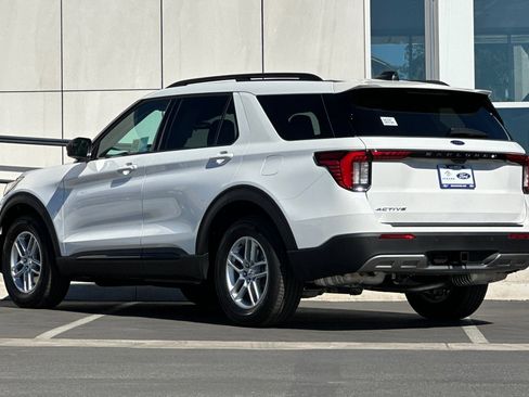 New 2026 Ford Explorer Active w/ Active Comfort Package image 5