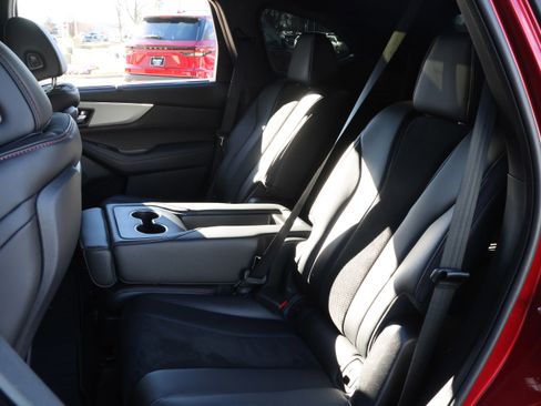 Used 2025 Acura MDX A-Spec image 36