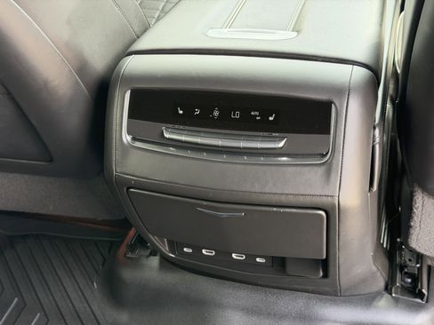 Used 2024 Cadillac Escalade Sport Platinum w/ LPO, ONYX Package AWD/4WD image 27