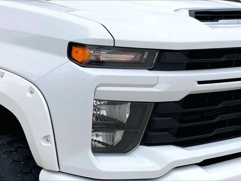 Used 2024 Chevrolet Silverado 2500 LT AWD/4WD image 27