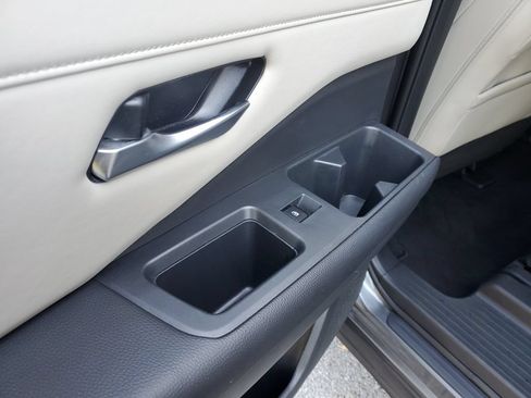 Certified 2023 Nissan Pathfinder SL FWD image 10