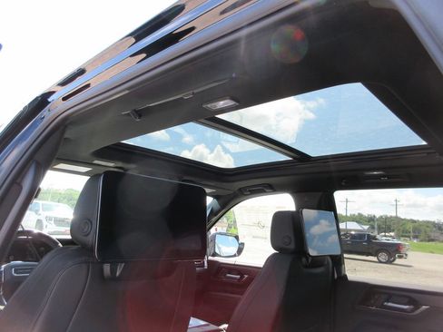 New 2026 GMC Yukon Denali w/ Denali Reserve Package AWD/4WD image 12