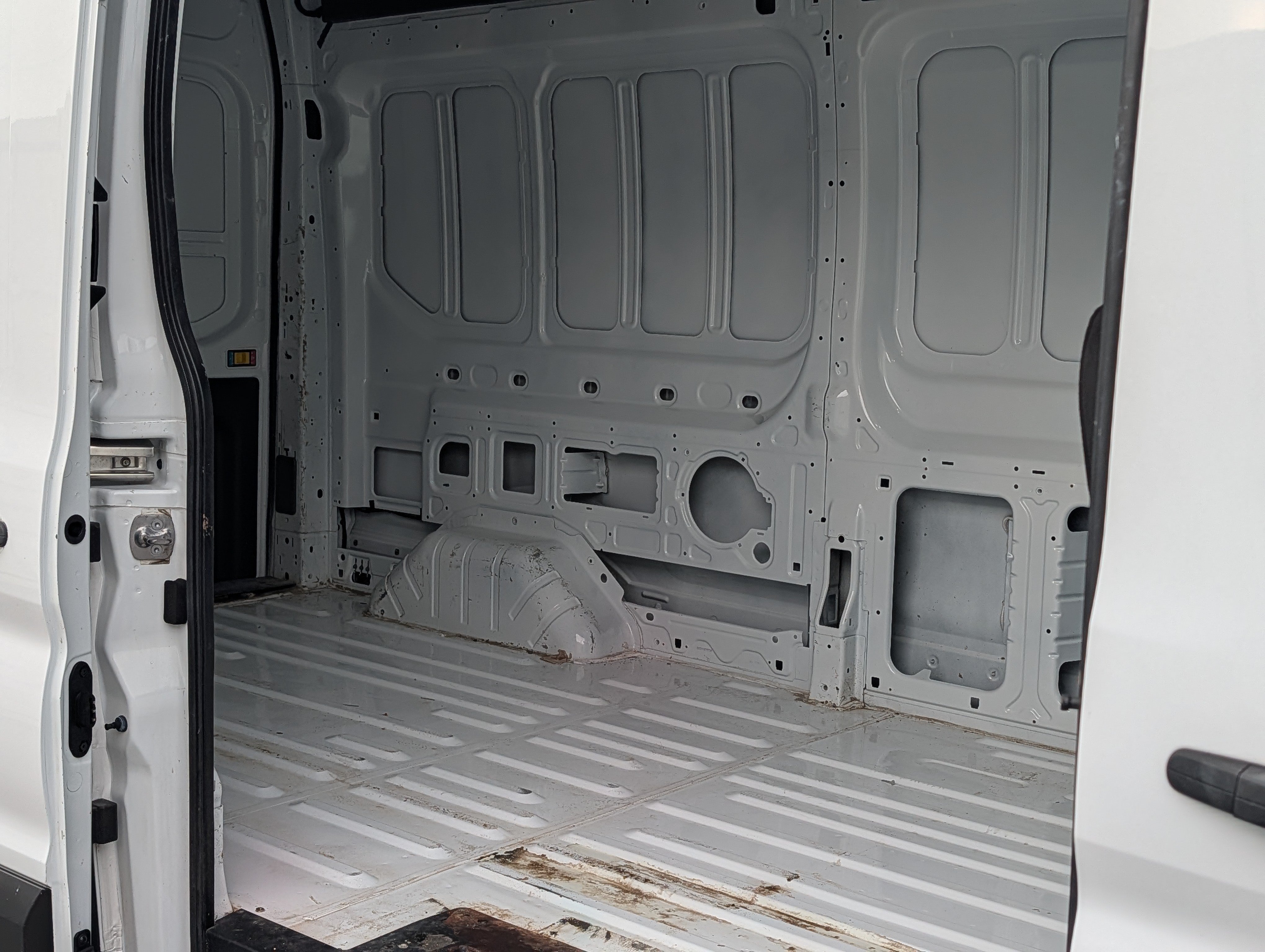 Certified 2022 Ford Transit 350 148 High Roof AWD image 16