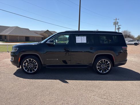 Used 2022 Jeep Wagoneer Series II w/ Premium Group I image 2