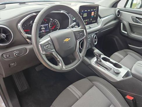 Used 2025 Chevrolet Blazer LT FWD image 10
