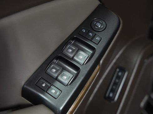 Used 2018 GMC Yukon XL Denali image 23