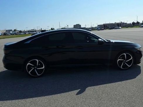 Used 2019 Honda Accord Sport image 8