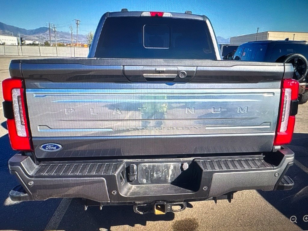 Used 2023 Ford F350 Platinum AWD/4WD image 3