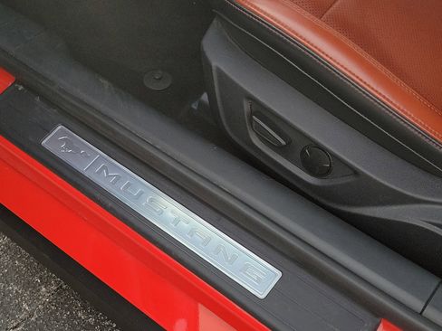 Used 2025 Ford Mustang Premium image 17