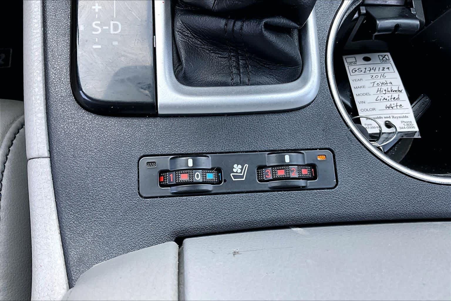 Used 2016 Toyota Highlander Limited FWD image 31