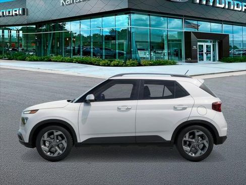 New 2026 Hyundai Venue SEL FWD image 3