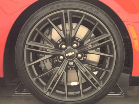 Used 2018 Chevrolet Camaro ZL1 RWD image 10