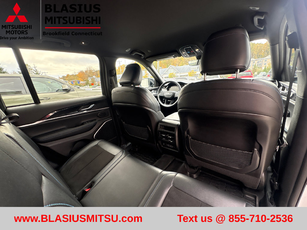 Used 2023 Jeep Grand Cherokee Trailhawk AWD/4WD image 45