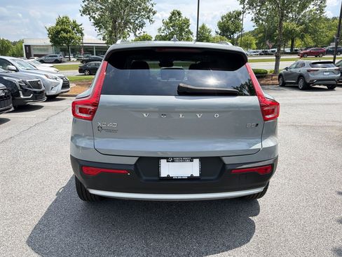Used 2025 Volvo XC40 B5 Core AWD/4WD image 10