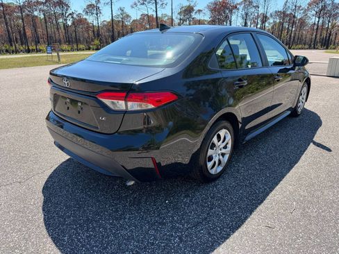 Used 2022 Toyota Corolla LE FWD image 5