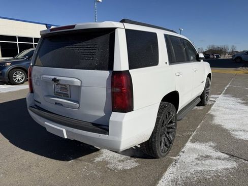 Used 2018 Chevrolet Tahoe LT image 3