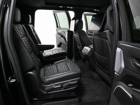 Used 2023 Cadillac Escalade ESV Sport Platinum image 26